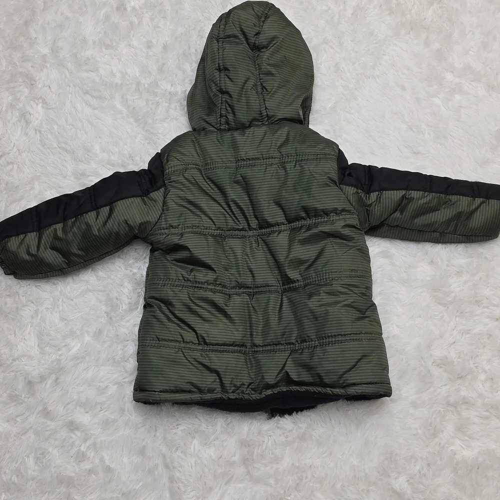 Ixtreme Green & Black Puffer Coat. Size 3T
